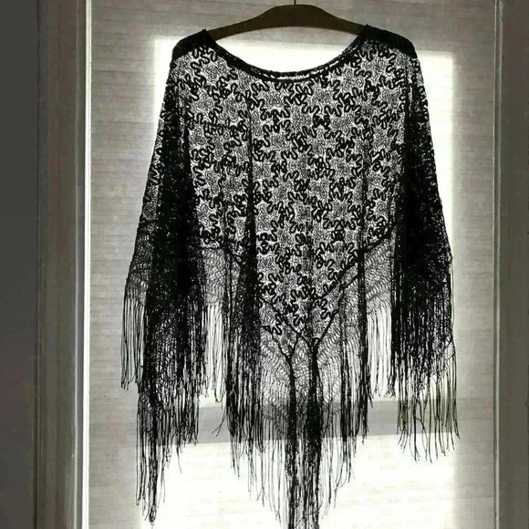 Black  Lace Fringe Poncho - Picture 3 of 7